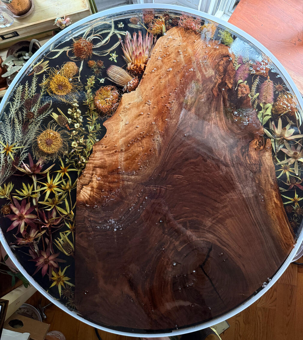 Resin coffee table Resin coffee table